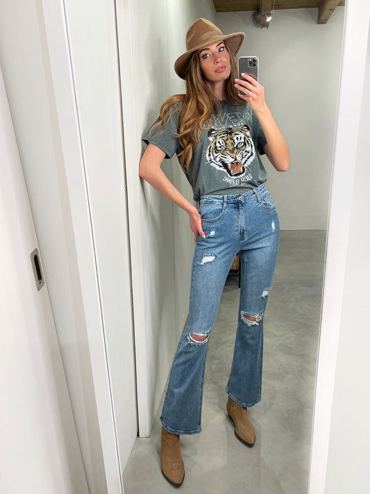 Jeans flare strappi