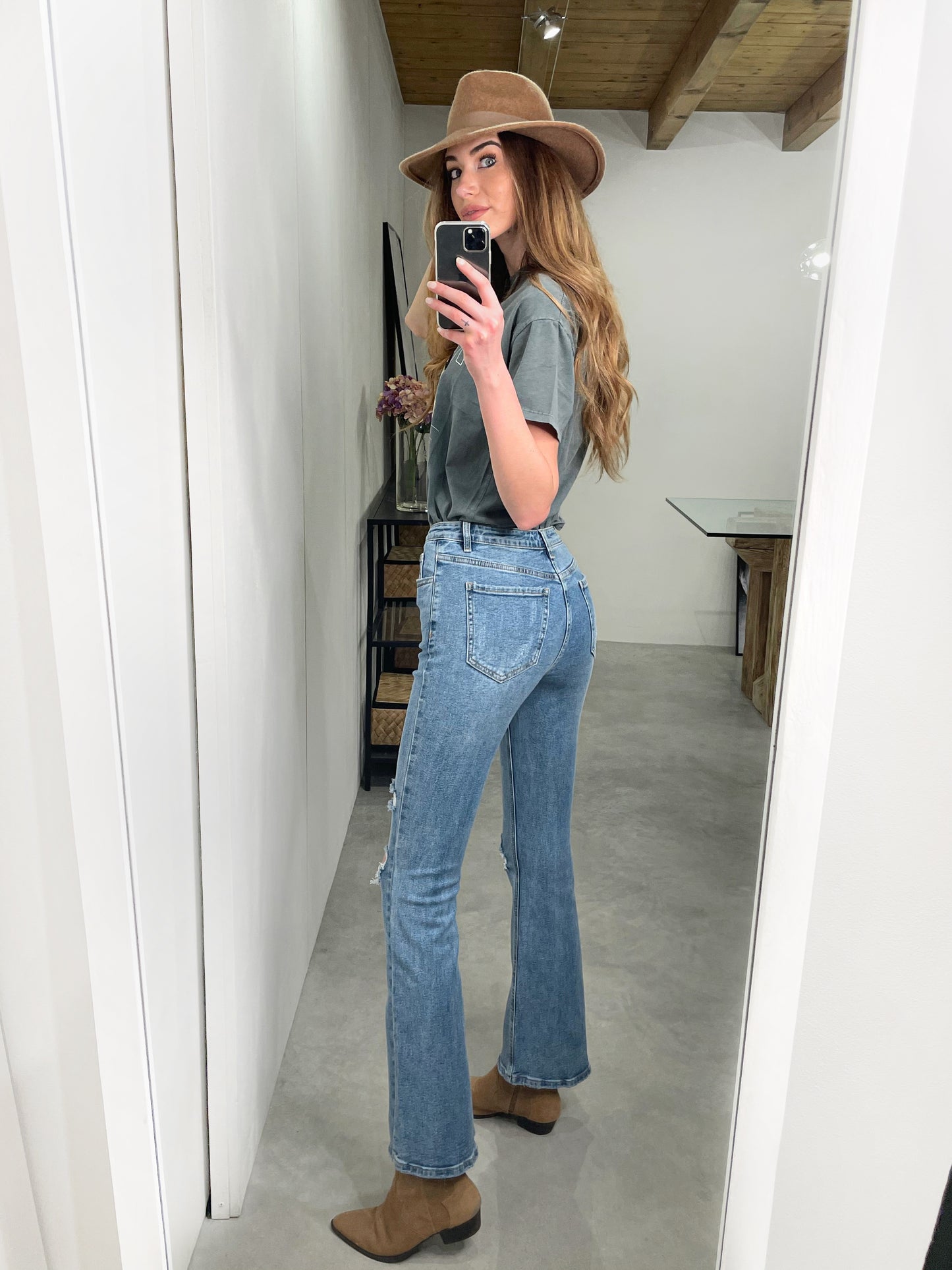 Jeans flare strappi